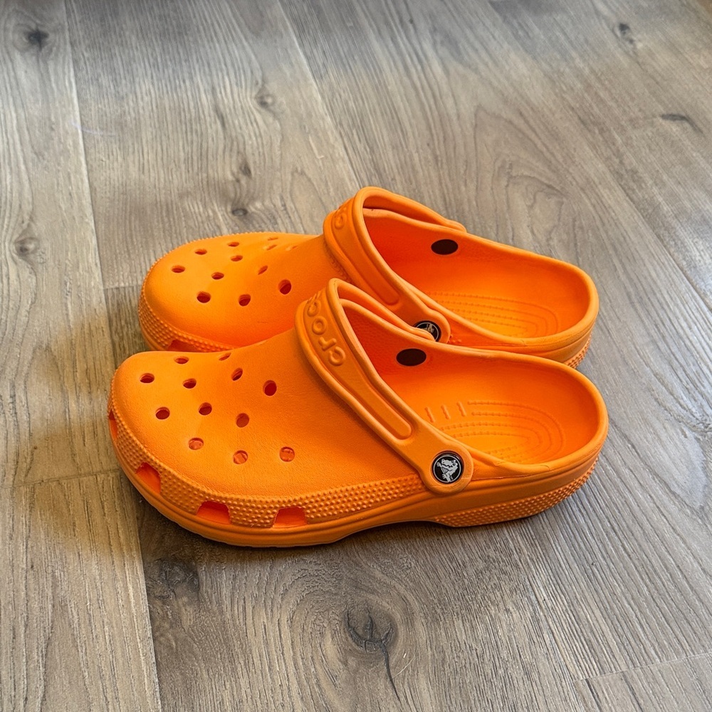 CROCS Kids Vibrant Orange Sandals - Picture 6 of 8